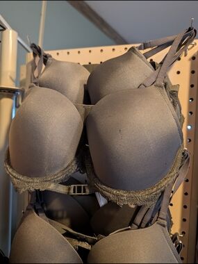 New Women’s Lace-Trim Push-Up Bra - Grey